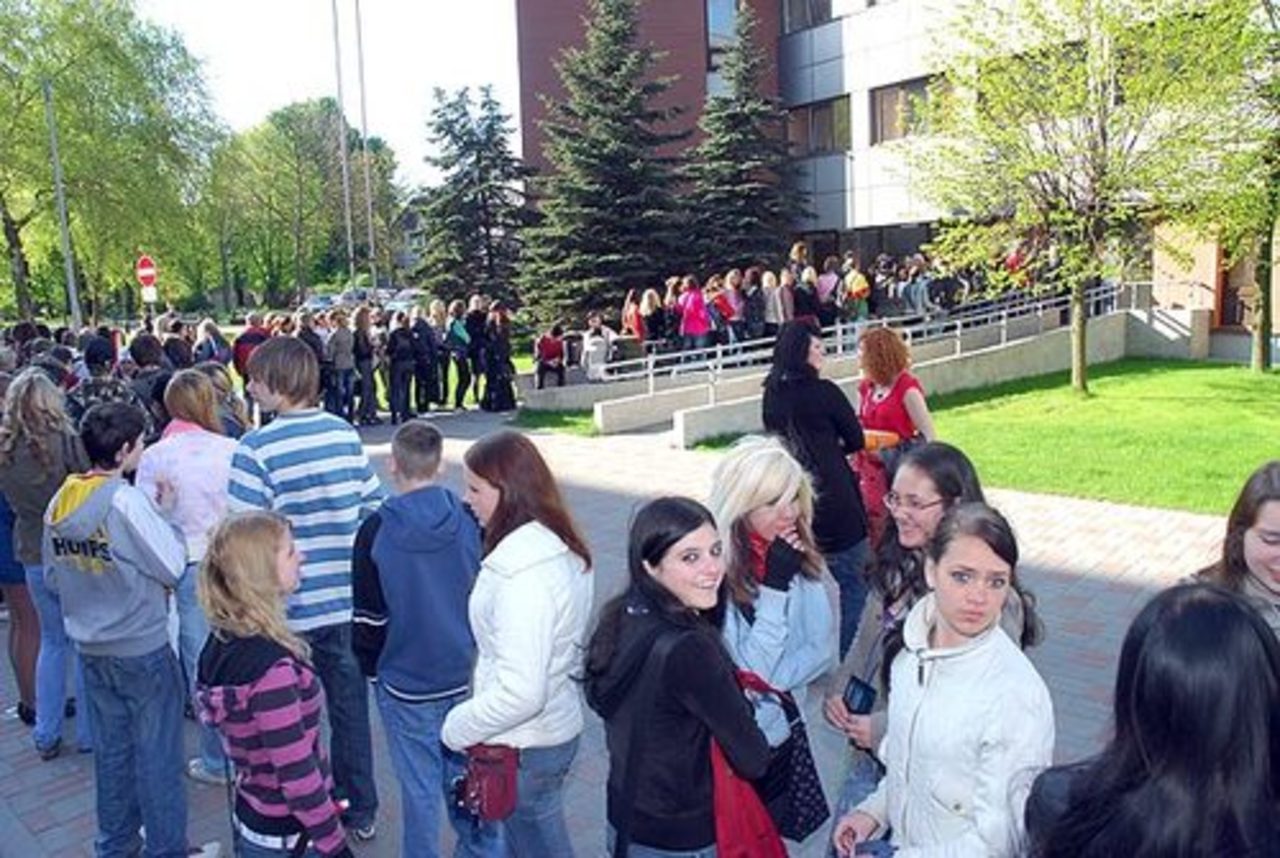 NVA aicina biedrības un nodibinājumus iesaistīt jauniešus bezdarbniekus darbā sabiedrības labā NVA aicina biedrības un nodibinājumus iesaistīt jauniešus bezdarbniekus darbā sabiedrības labā