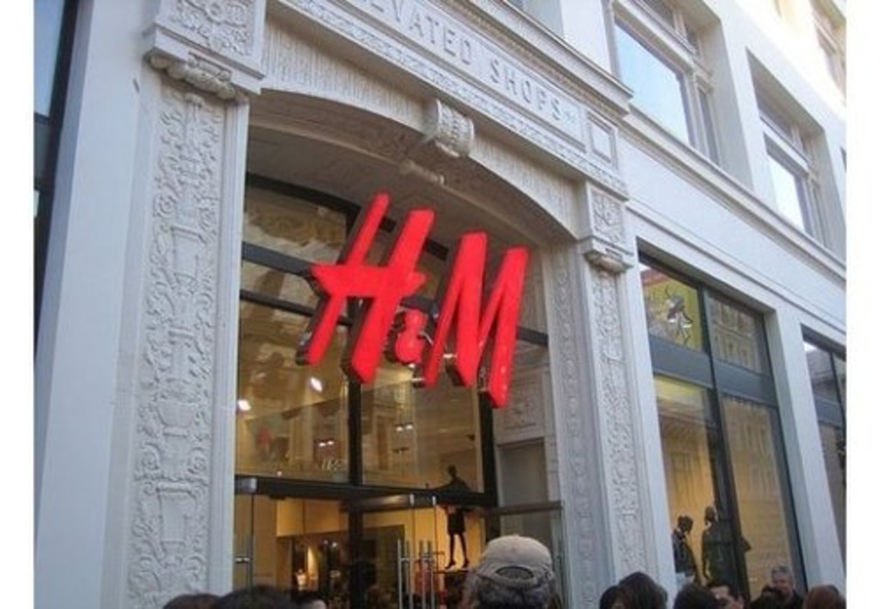 Valodas Sargiem Sudzas Par H M Klientu Apkalposanu Anglu Valoda