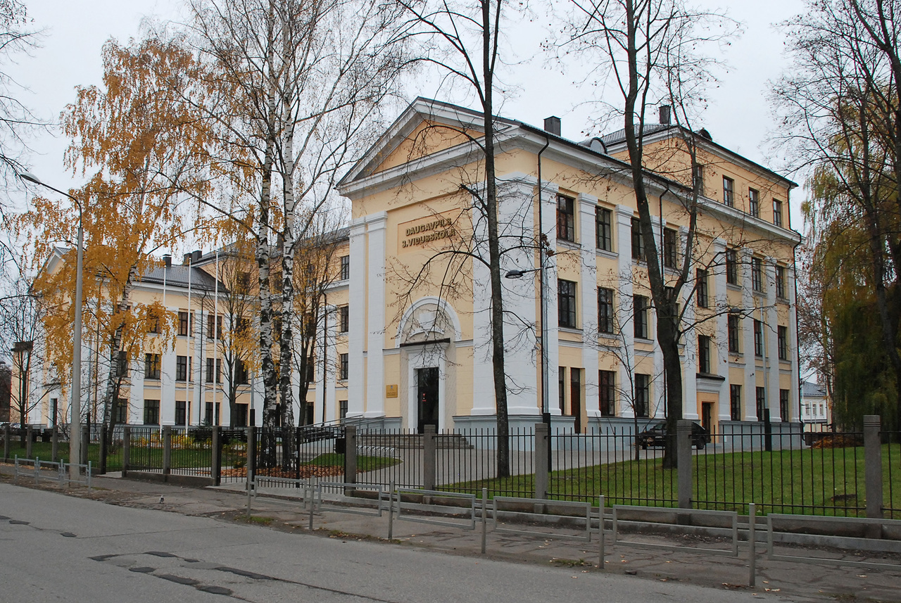школы в латвии
