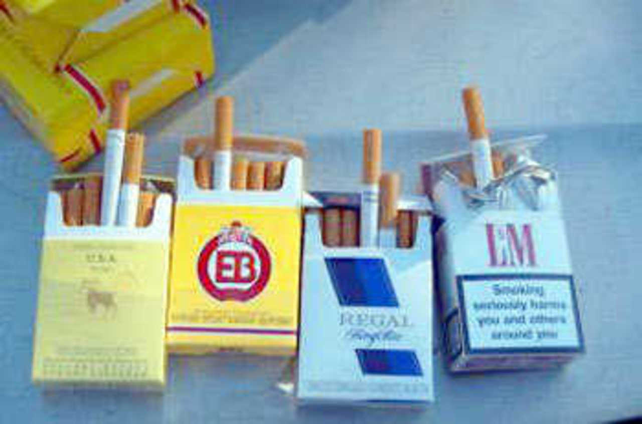 Сигареты бизнес купить. Сигареты. Шведские сигареты марки. Сигареты фараон. Сигареты в Швеции.