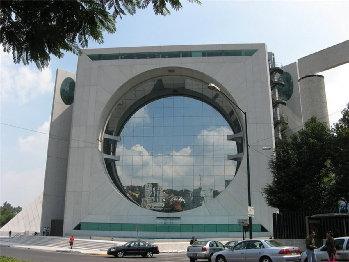 Calakmul building — здание в виде гигантской стиральной машины в Мехико
