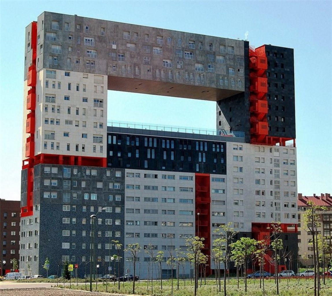 Жилой комплекс под названием «Edificio Mirador» (дословный перевод: Наблюдательный пункт) в Мадриде