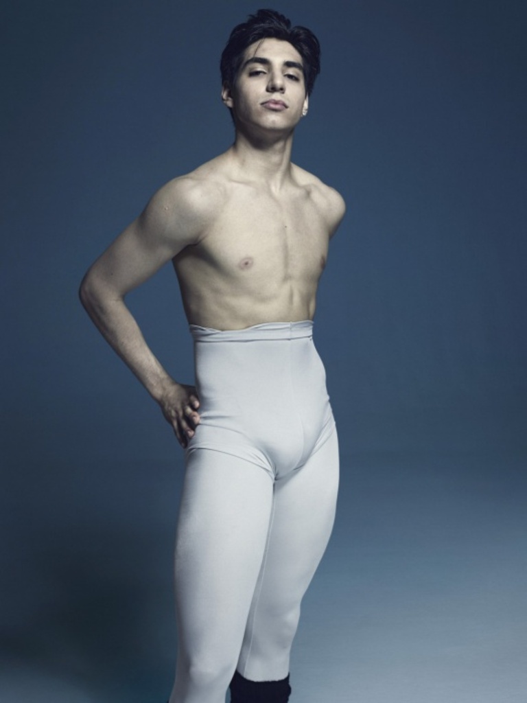 Солист английского Национального балета Сезар Корралес, 2015 год. Автор фото: Рик Гест (Rick Guest).